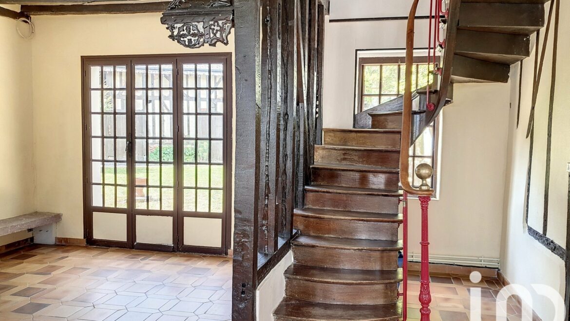 Maison 8 pièces de 204 m² à Amfreville-Saint-Amand (27370) à vendre