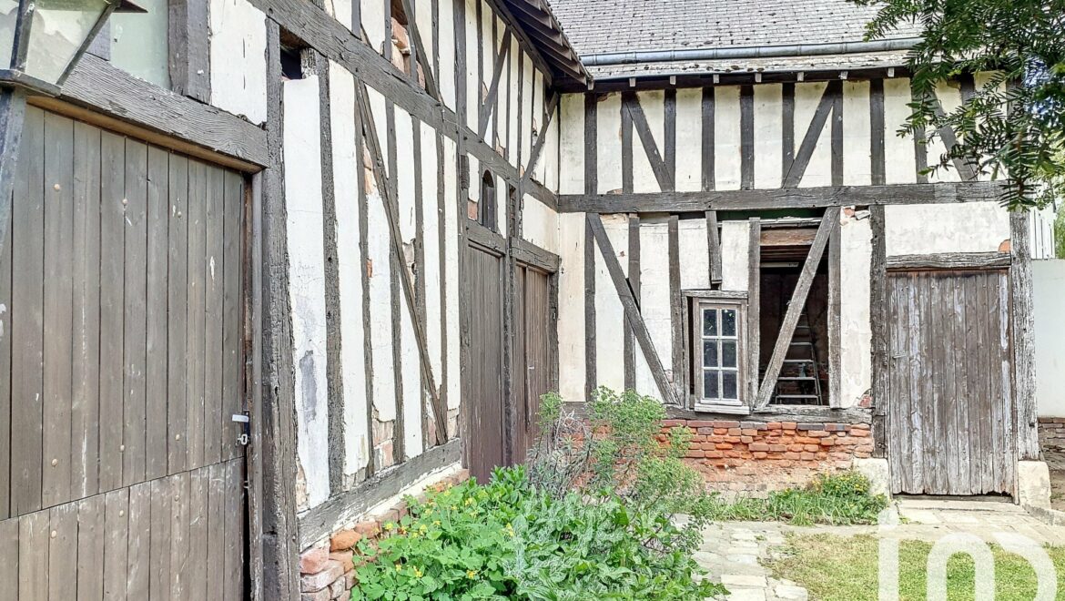 Maison 8 pièces de 204 m² à Amfreville-Saint-Amand (27370) à vendre