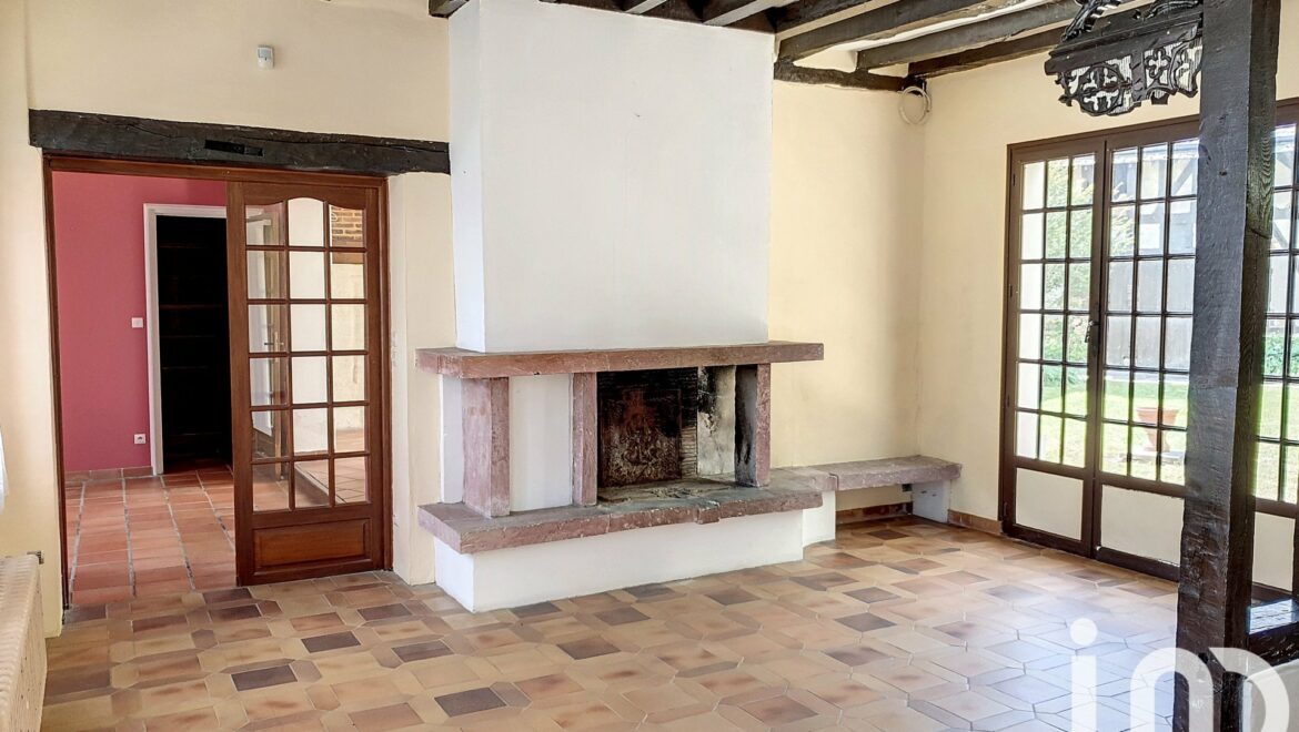 Maison 8 pièces de 204 m² à Amfreville-Saint-Amand (27370) à vendre