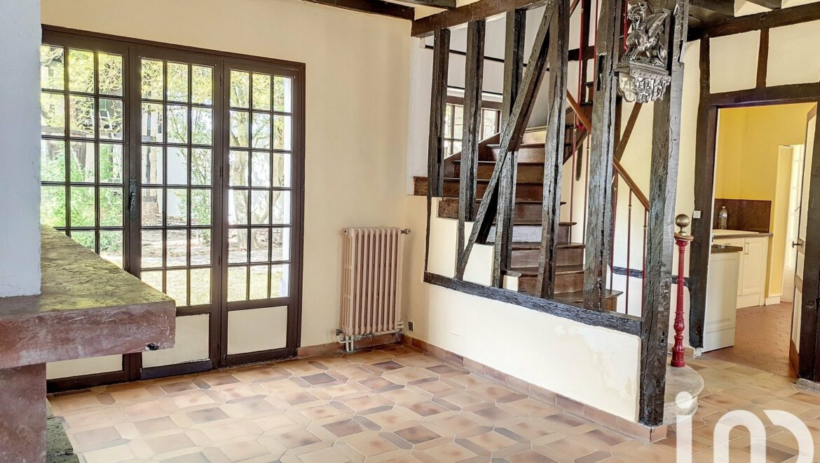 Maison 8 pièces de 204 m² à Amfreville-Saint-Amand (27370) à vendre