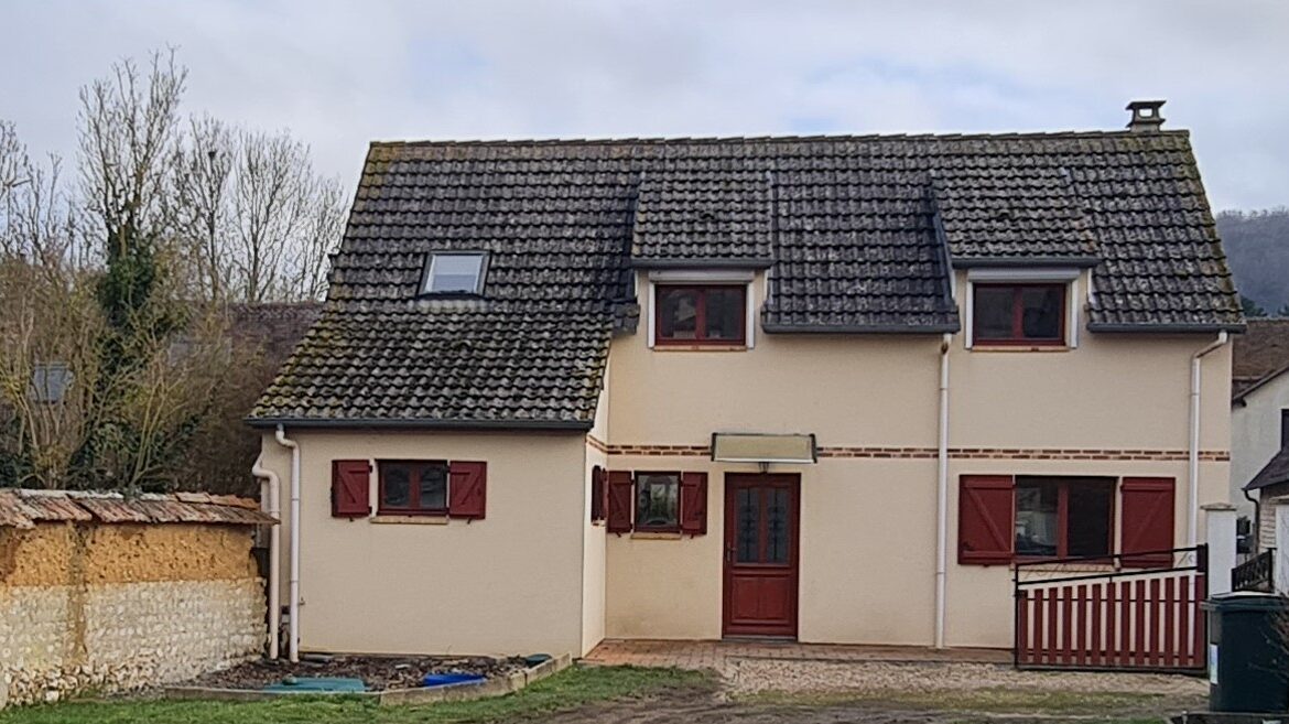 Maison 3 pièces de 97 m² à Amfreville-sur-Iton (27400) à vendre