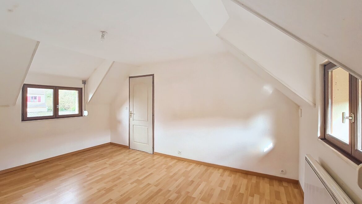 Maison 3 pièces de 97 m² à Amfreville-sur-Iton (27400) à vendre