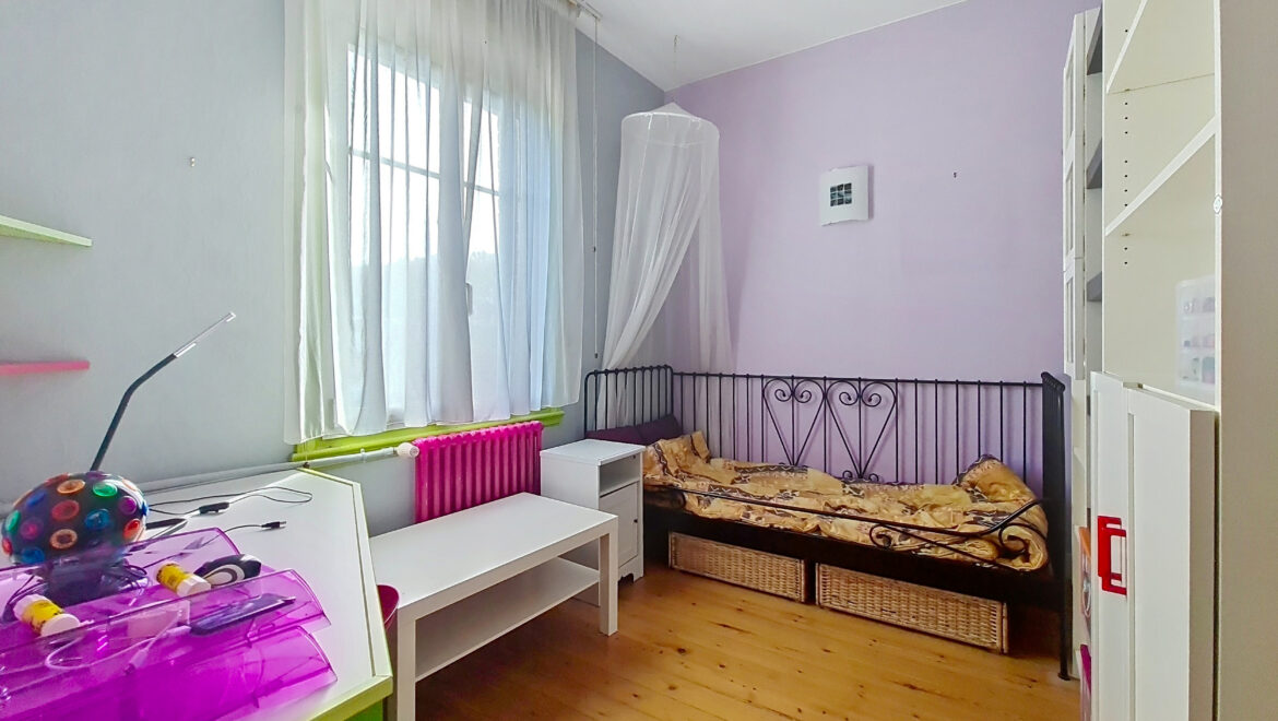 Maison 8 pièces de 206 m² à Saint-Pierre-du-Vauvray (27430) à vendre