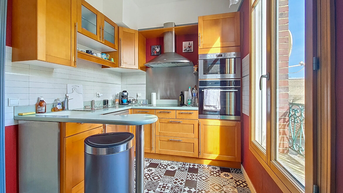 Maison 8 pièces de 206 m² à Saint-Pierre-du-Vauvray (27430) à vendre