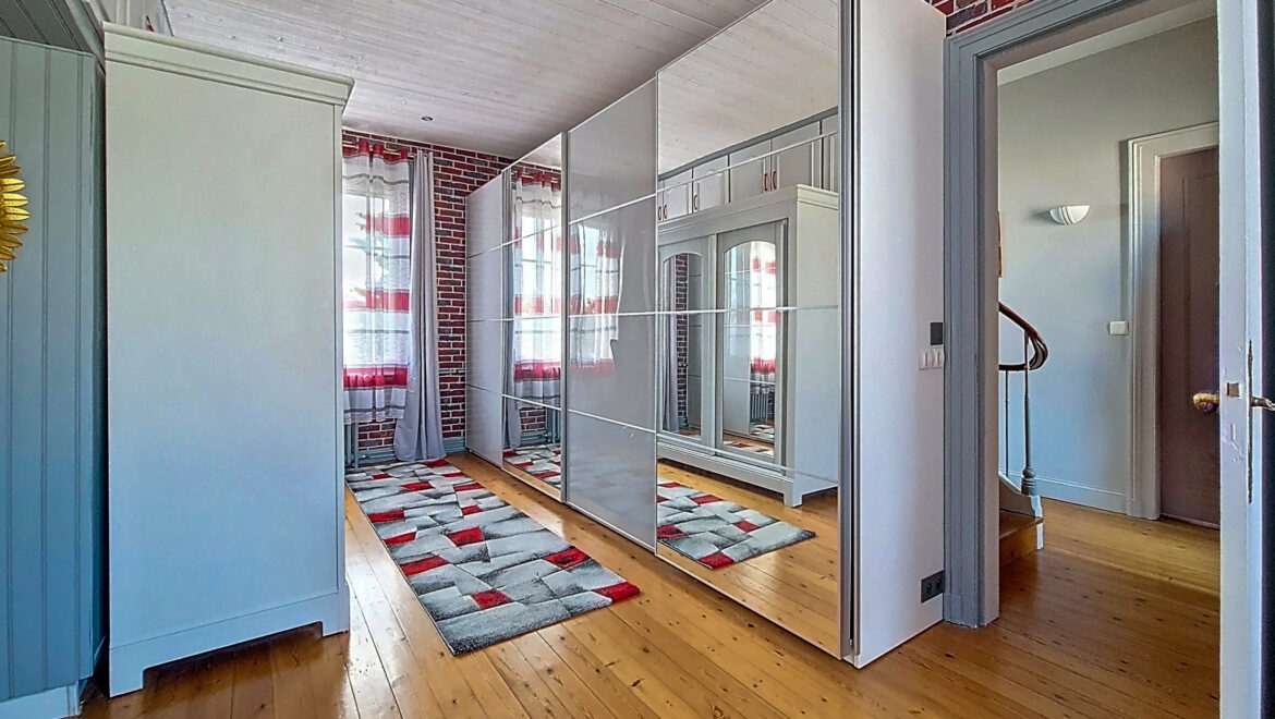 Maison 8 pièces de 206 m² à Saint-Pierre-du-Vauvray (27430) à vendre