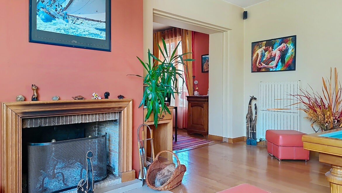 Maison 8 pièces de 206 m² à Saint-Pierre-du-Vauvray (27430) à vendre