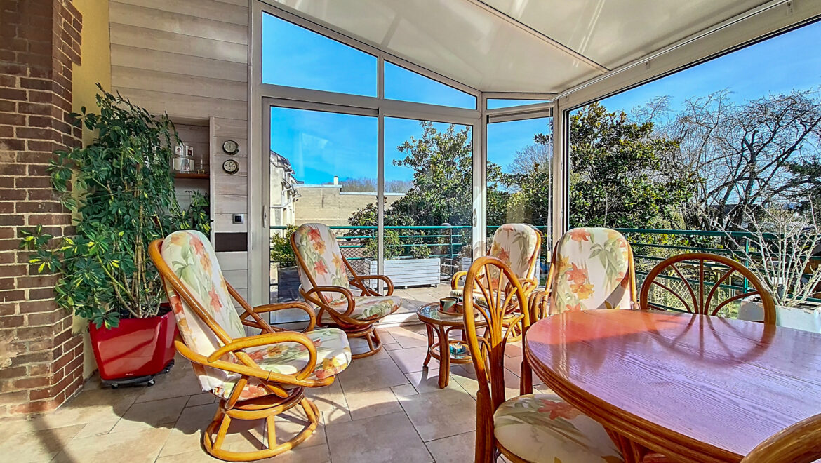 Maison 8 pièces de 206 m² à Saint-Pierre-du-Vauvray (27430) à vendre
