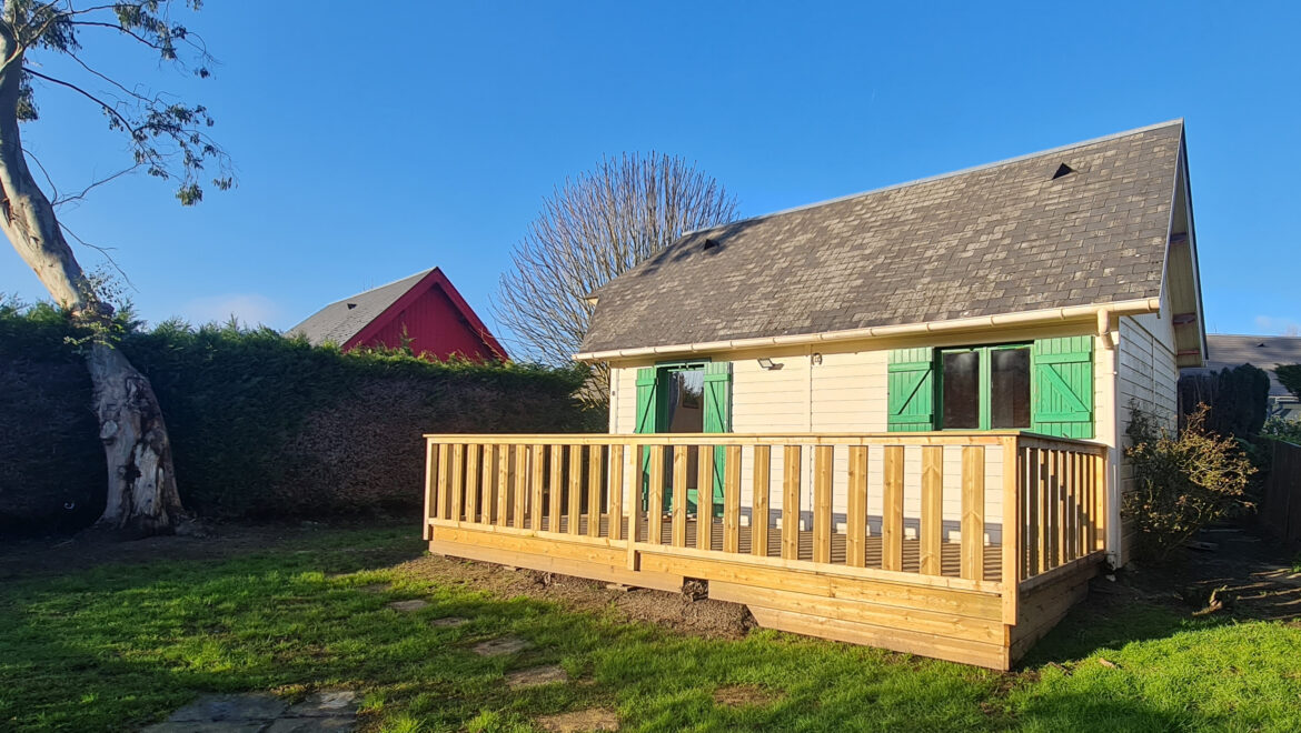 Chalet à vendre à Saint-André-d’Hébertot avec terrasse bois et jardin clos