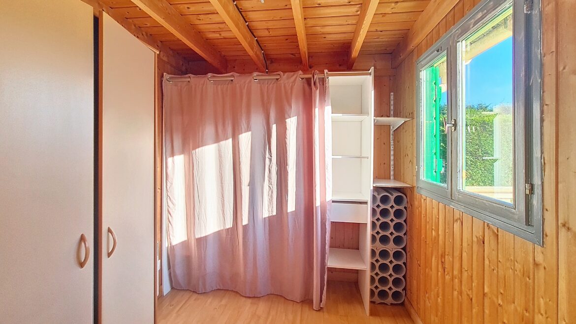 Chalet à vendre à Saint-André-d’Hébertot avec terrasse bois et jardin clos