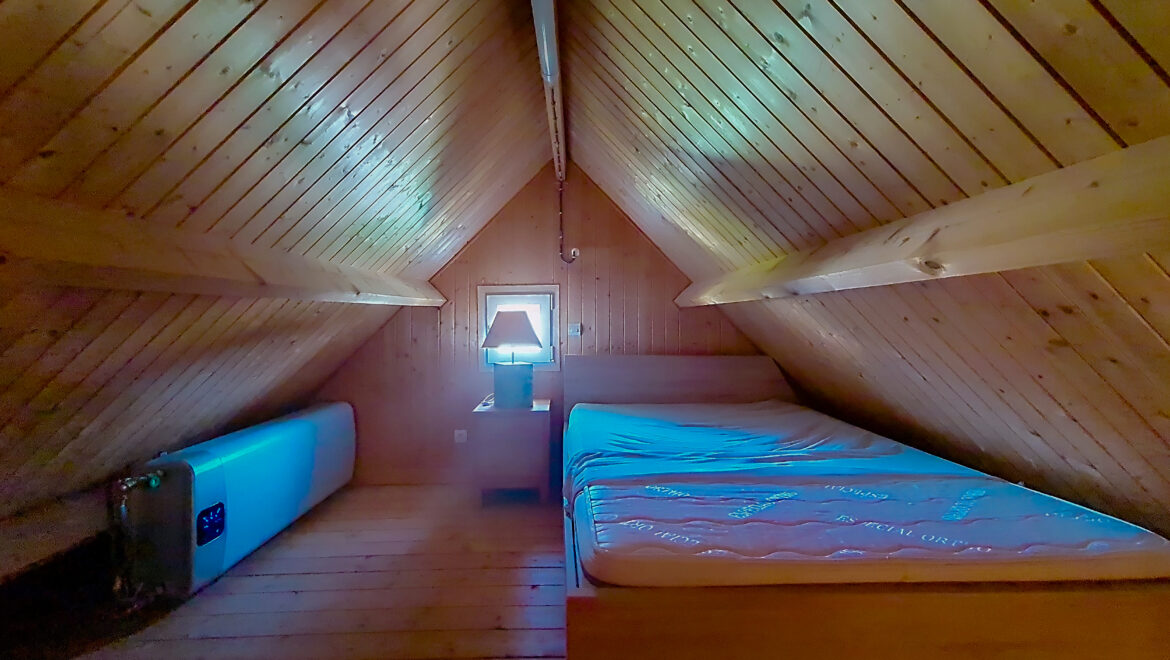 Chalet à vendre à Saint-André-d’Hébertot avec terrasse bois et jardin clos