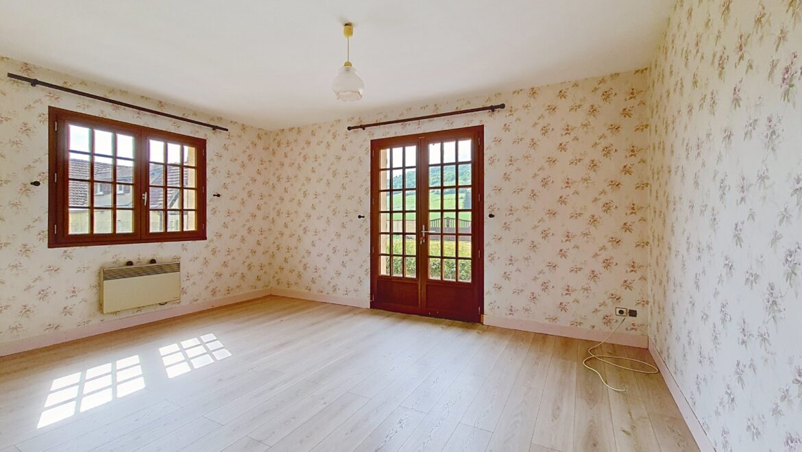 Maison traditionnelle à vendre. 4 pièces de 111 m² à Hondouville (27400)