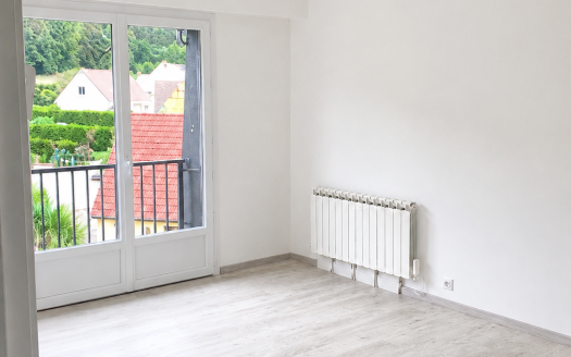 LOUVIERS – Studio vendu loué avec cave et parking – Idéal investisseur